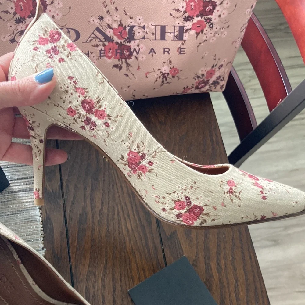 Coach shoes and bag 👡🌺 SET! - Picture 6 of 8